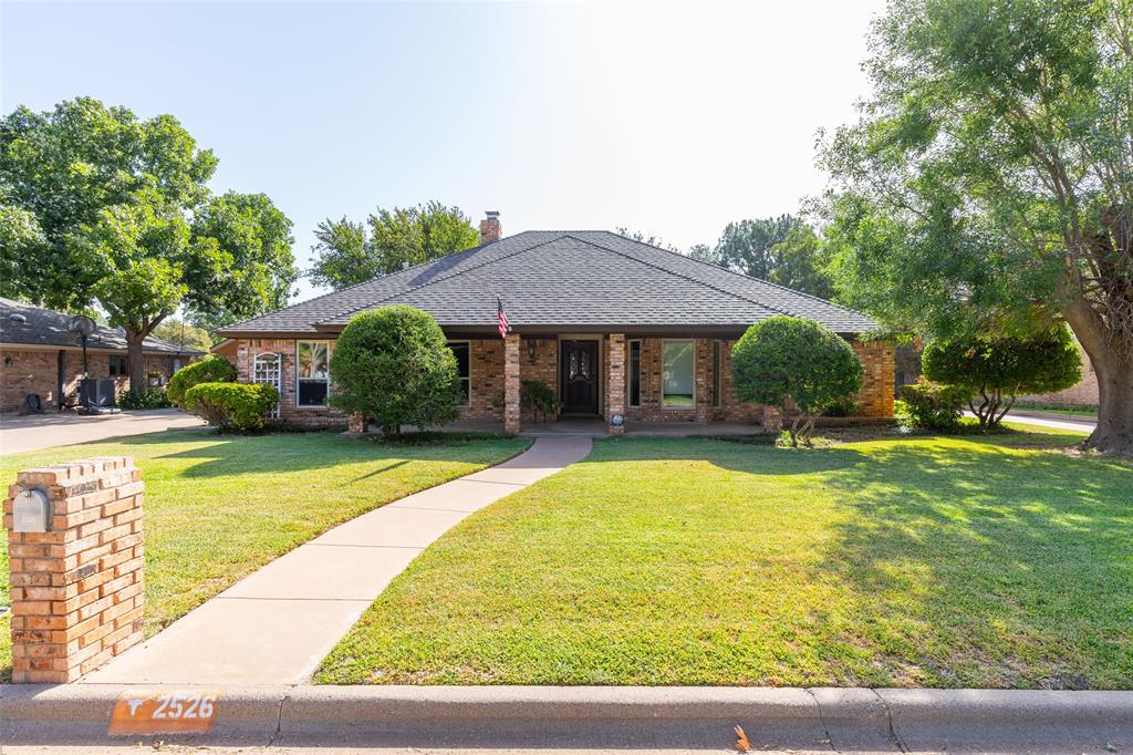 2526 Woodlake Drive Property Photo 1