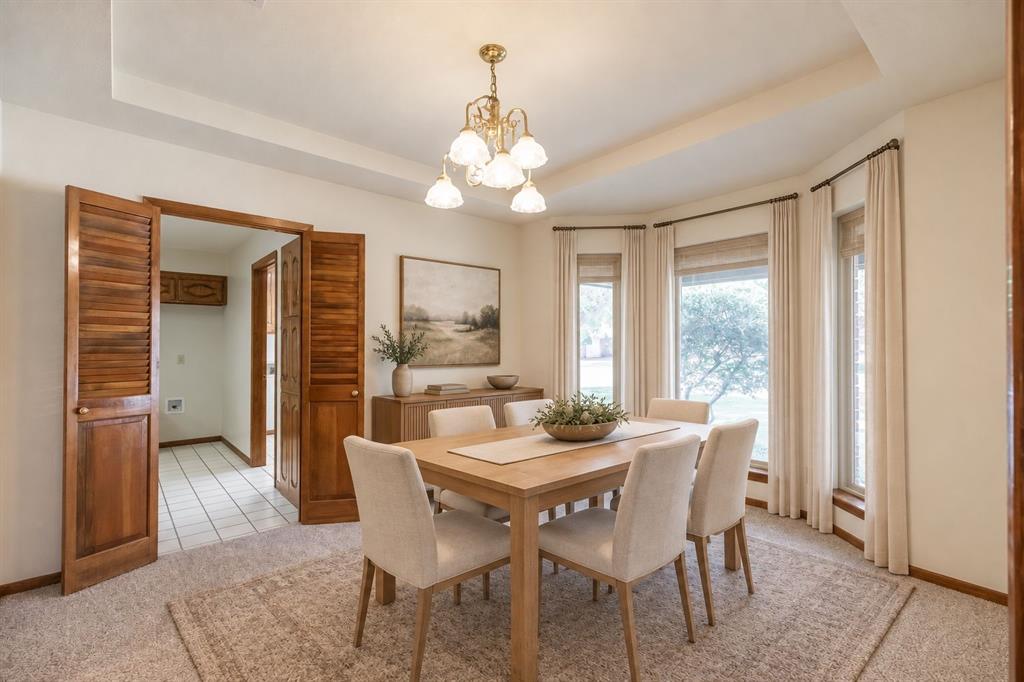 2526 Woodlake Drive Property Photo 8