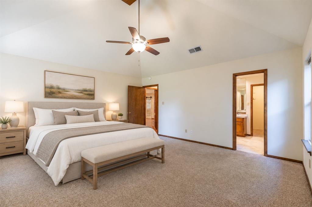 2526 Woodlake Drive Property Photo 12