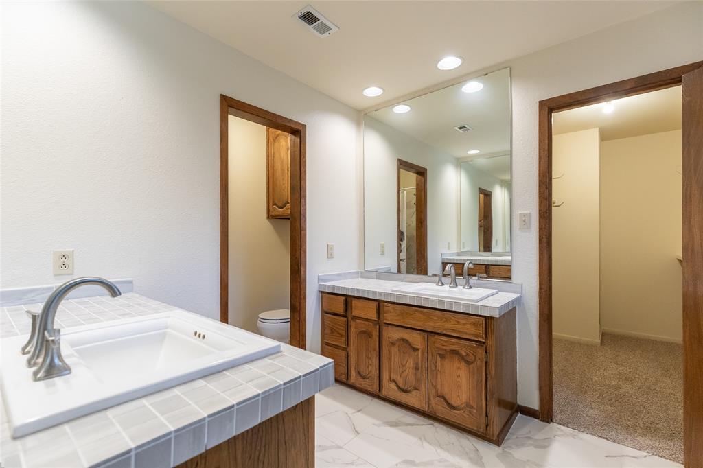 2526 Woodlake Drive Property Photo 21