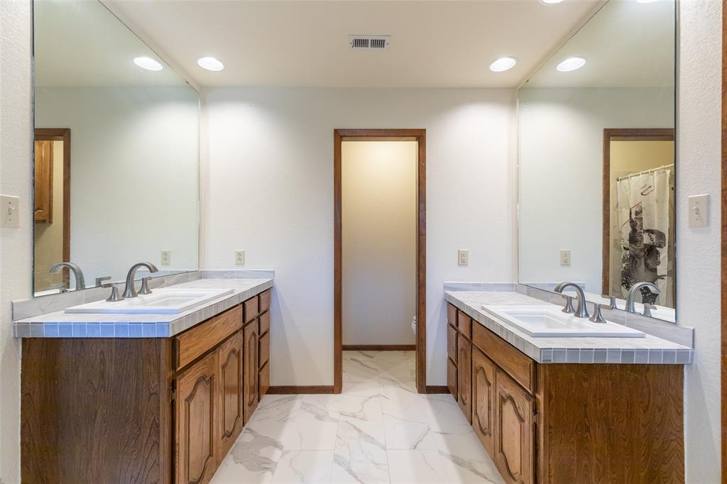 2526 Woodlake Drive Property Photo 22