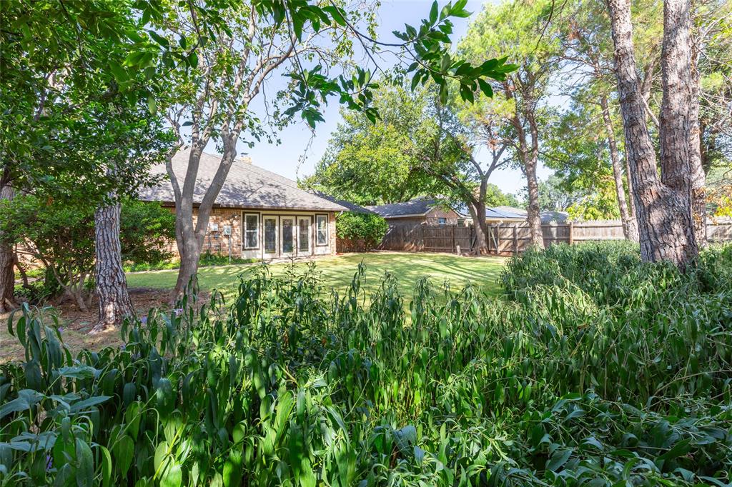 2526 Woodlake Drive Property Photo 27