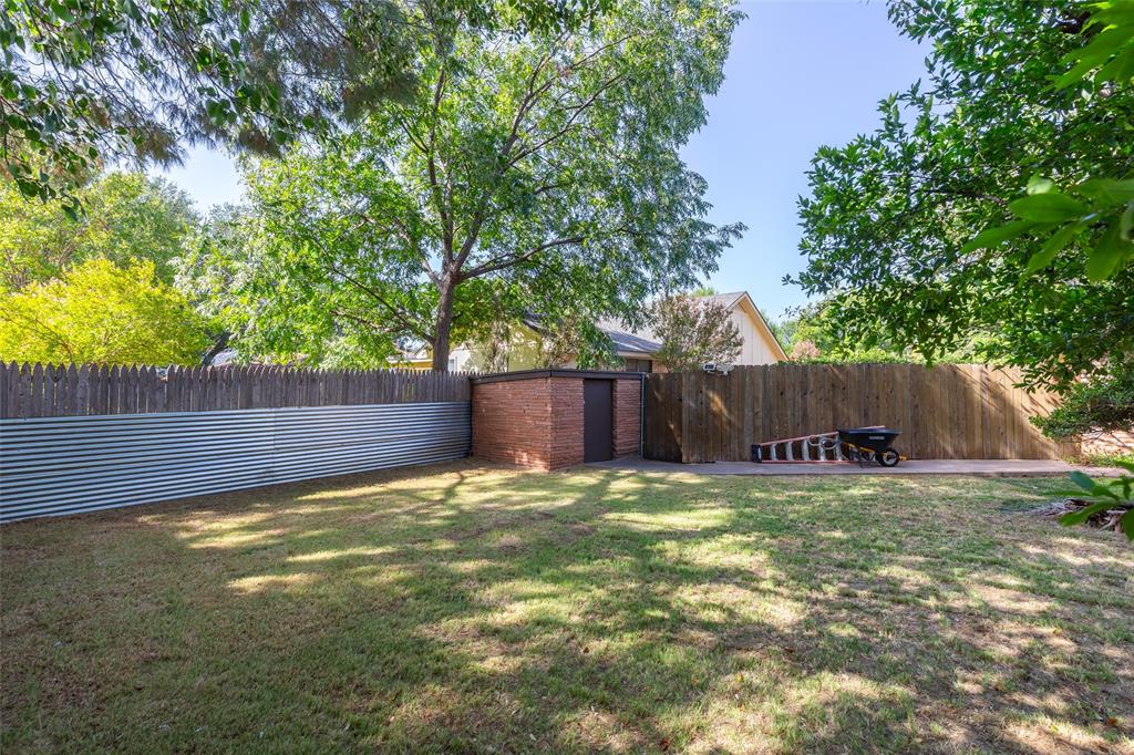2526 Woodlake Drive Property Photo 28