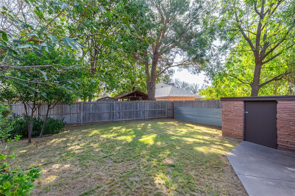 2526 Woodlake Drive Property Photo 29
