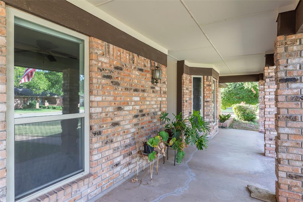 2526 Woodlake Drive Property Photo 32