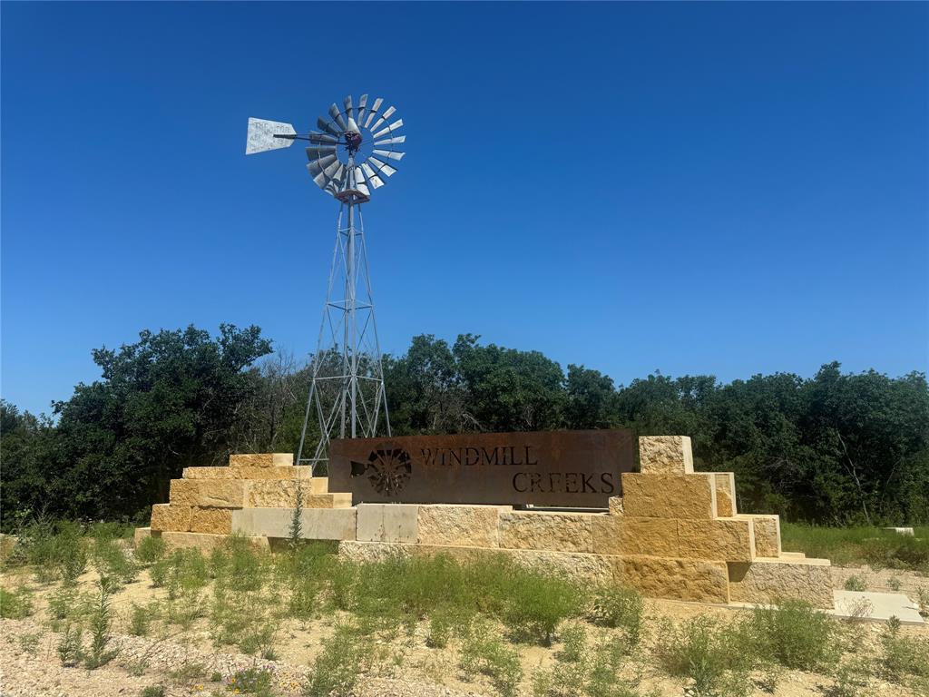 552 Aermotor Loop Property Photo 1