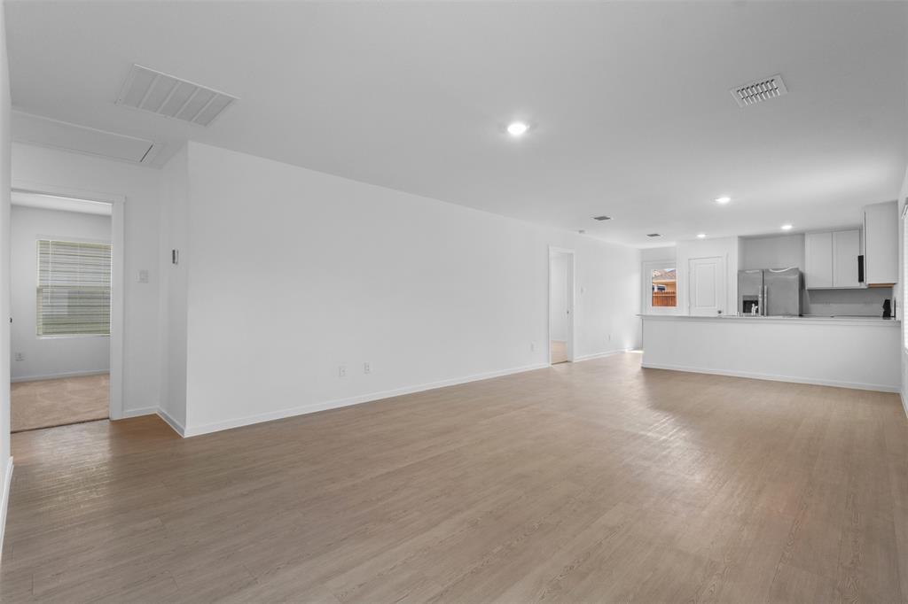615 Kinglet Lane Property Photo 4