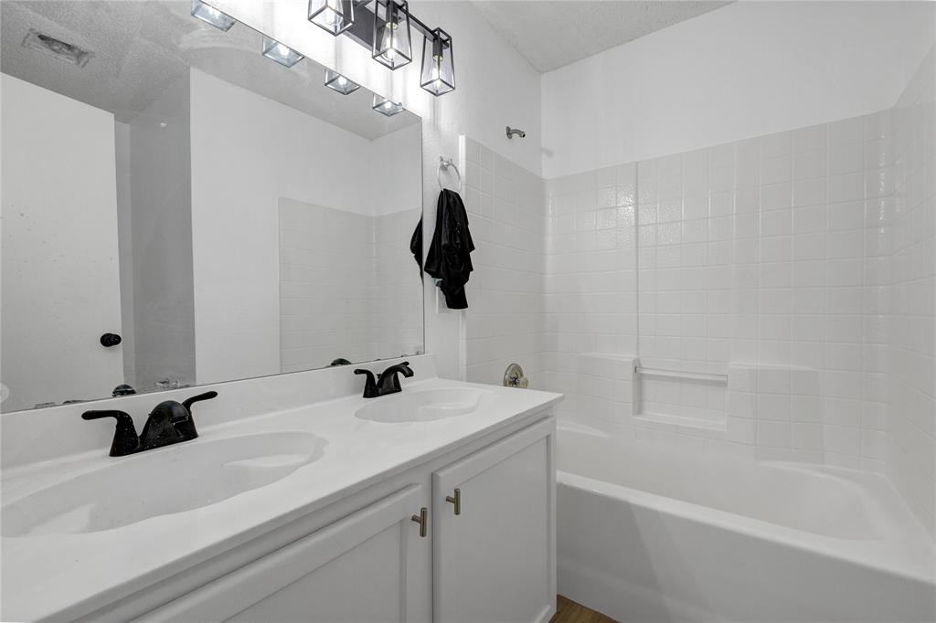 5132 Bedfordshire Drive Property Photo 13