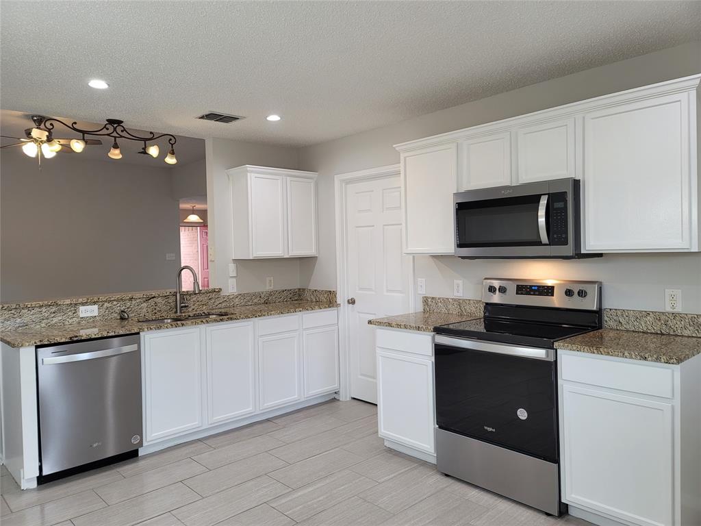 1706 Willow Way Property Photo 6