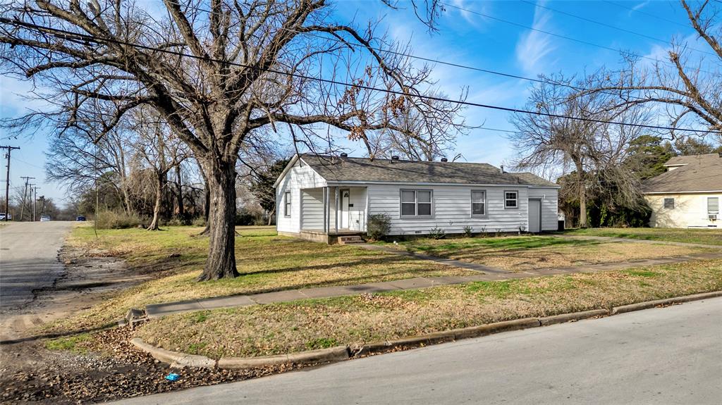 901 Johnson Street Property Photo 1