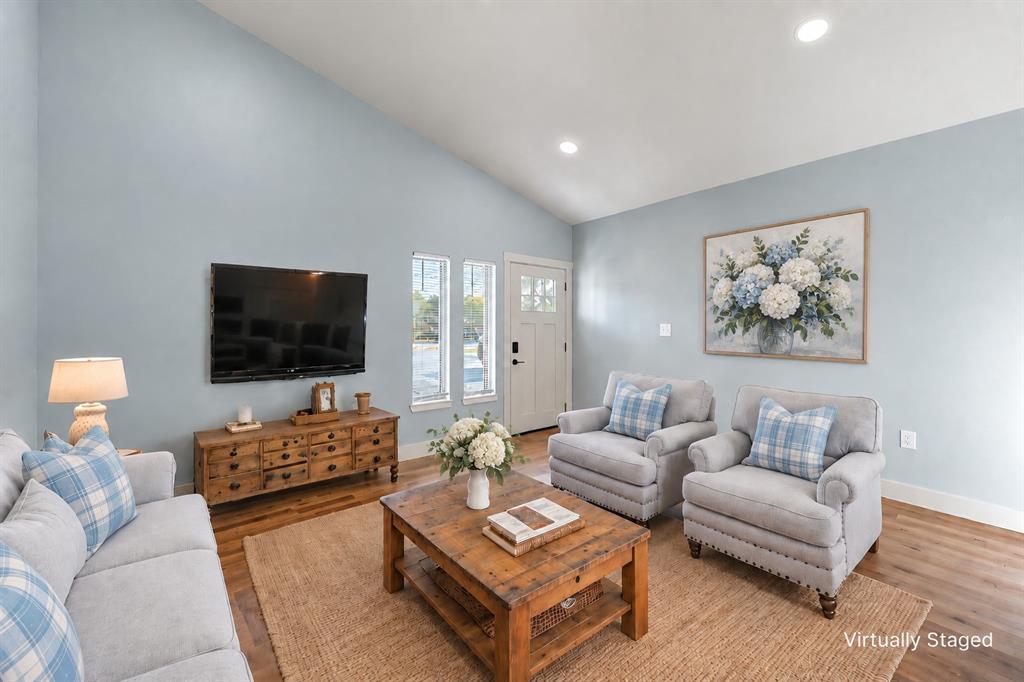 711 4th Street Property Photo 4