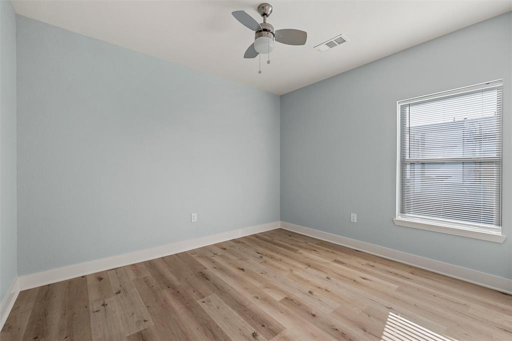 711 4th Street Property Photo 11