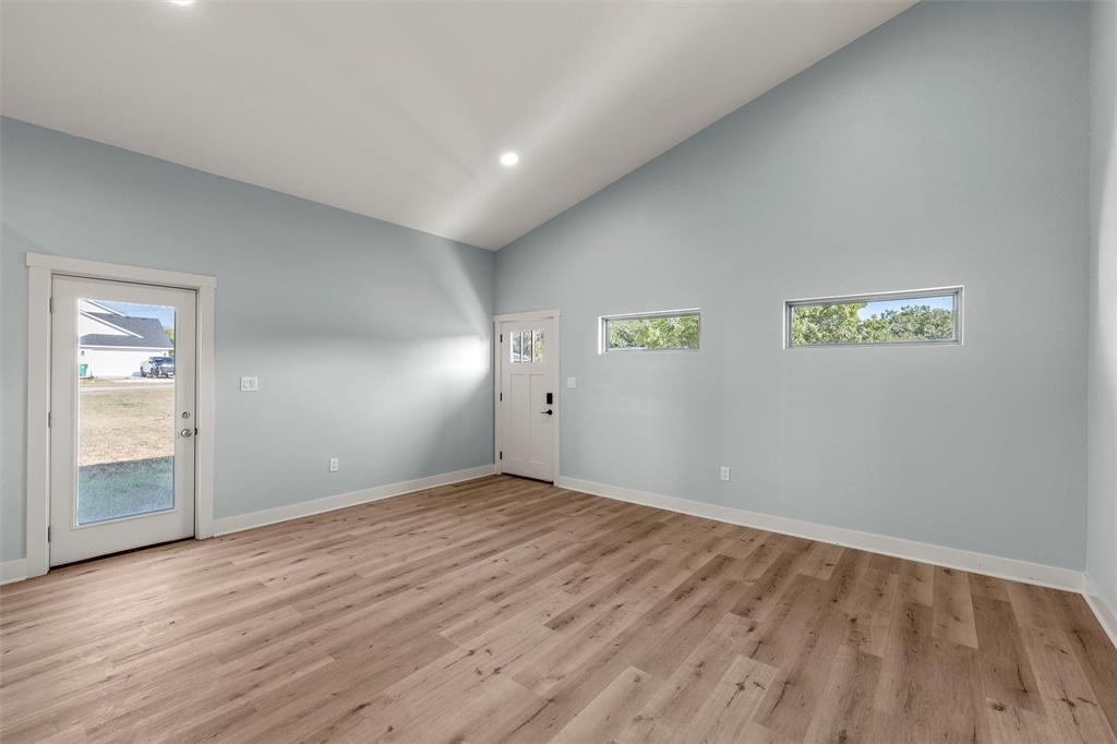 711 4th Street Property Photo 17