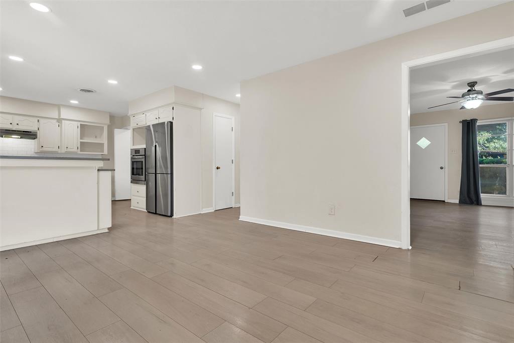 2500 W Elm Street Property Photo 6