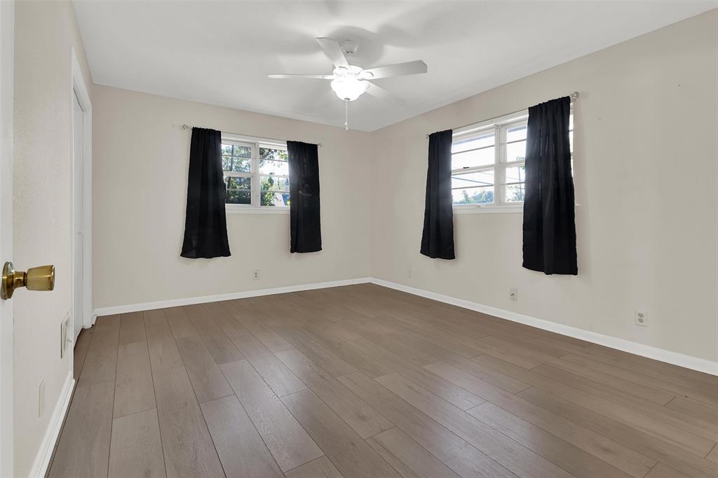 2500 W Elm Street Property Photo 12