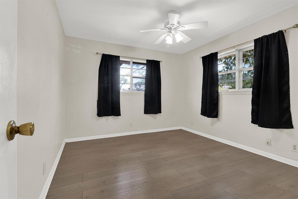 2500 W Elm Street Property Photo 15