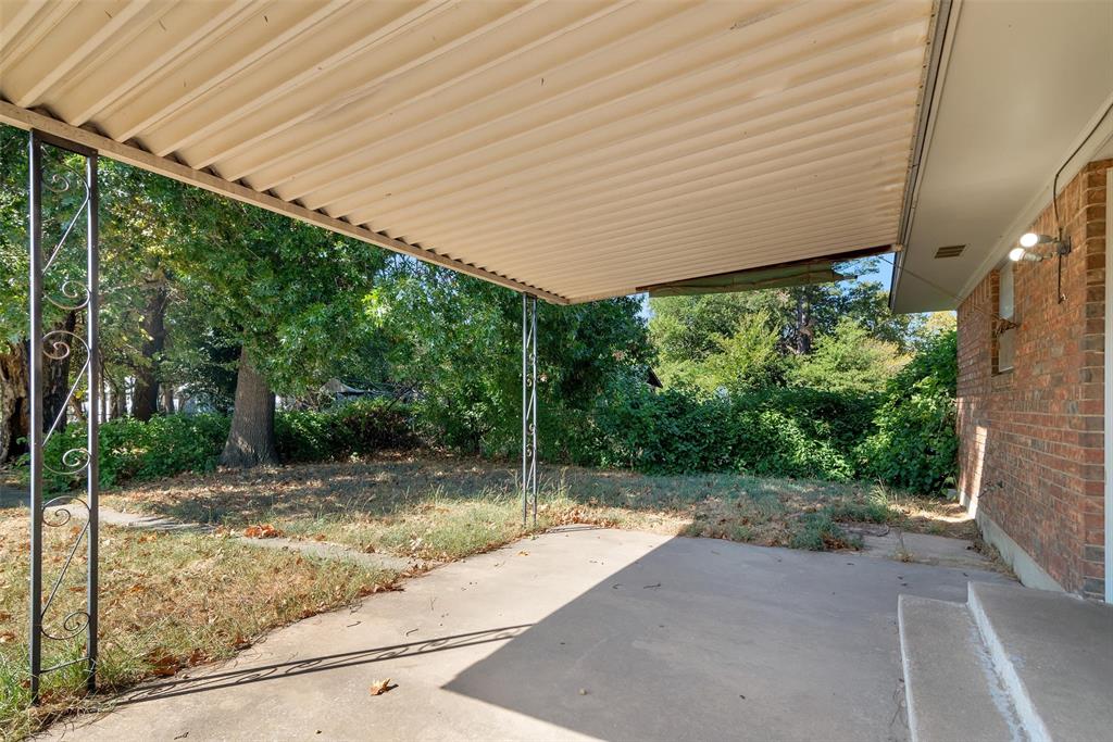 2500 W Elm Street Property Photo 16