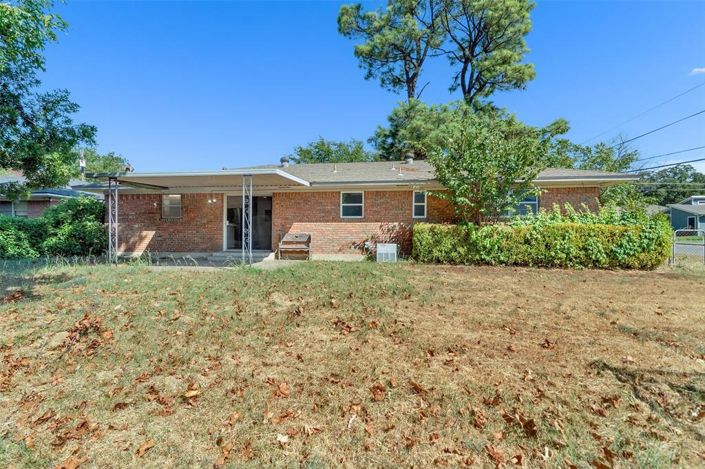 2500 W Elm Street Property Photo 18