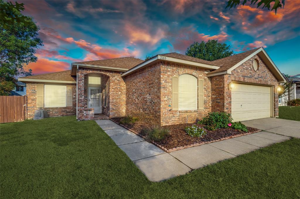 2105 Westview Trail Property Photo 1