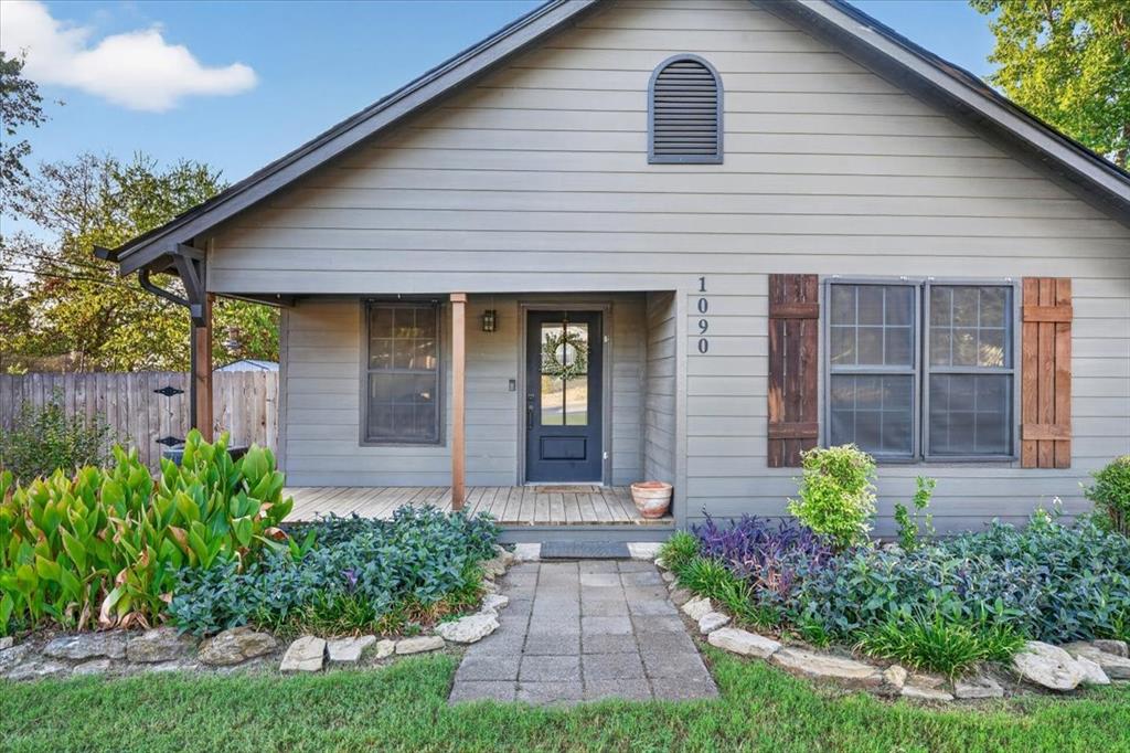 1090 Counts Street Property Photo 1