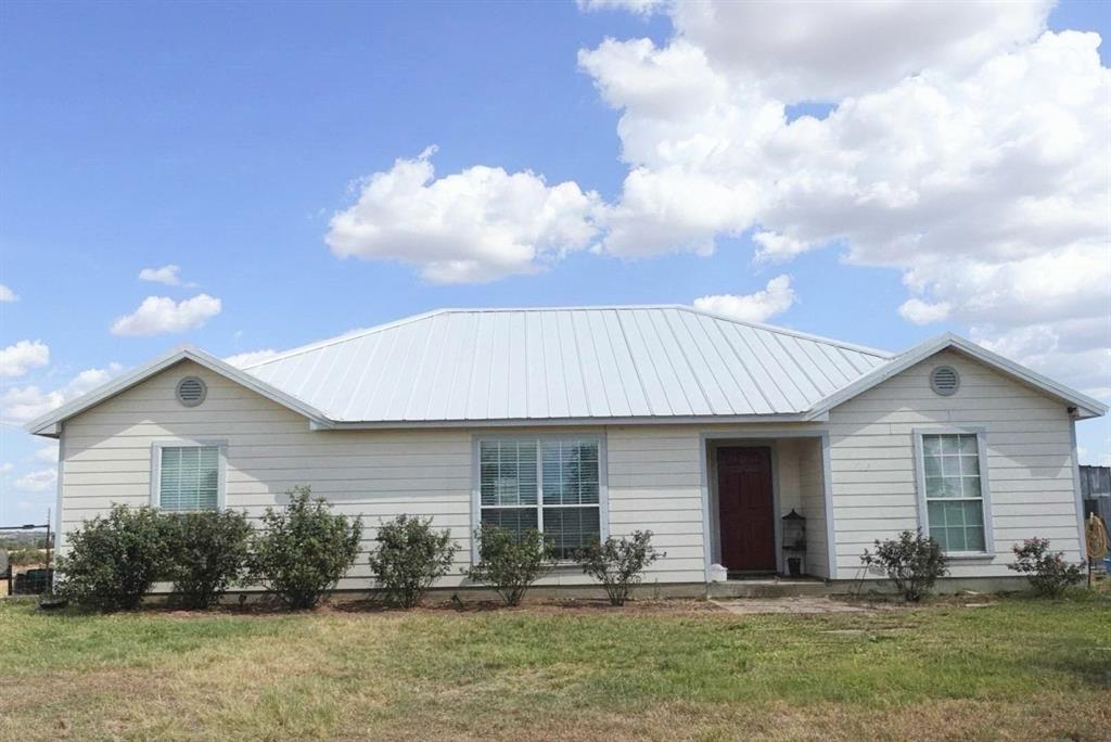1220 County Road 373 Property Photo 1