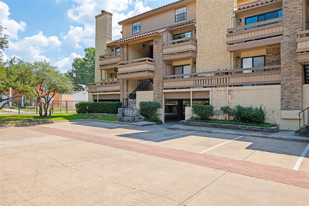 7640 W Greenway Boulevard 8k Property Photo 1