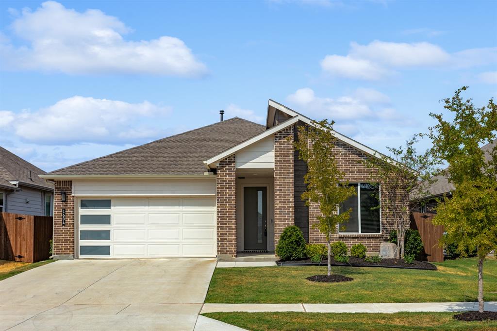 1604 Woodpecker Street Property Photo 1