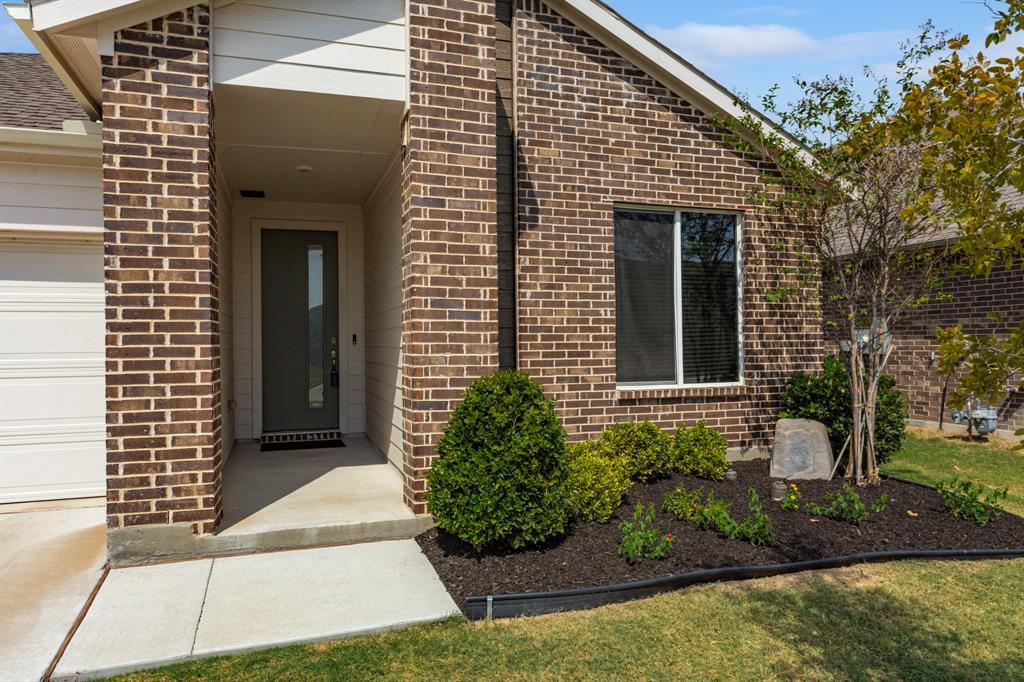 1604 Woodpecker Street Property Photo 2