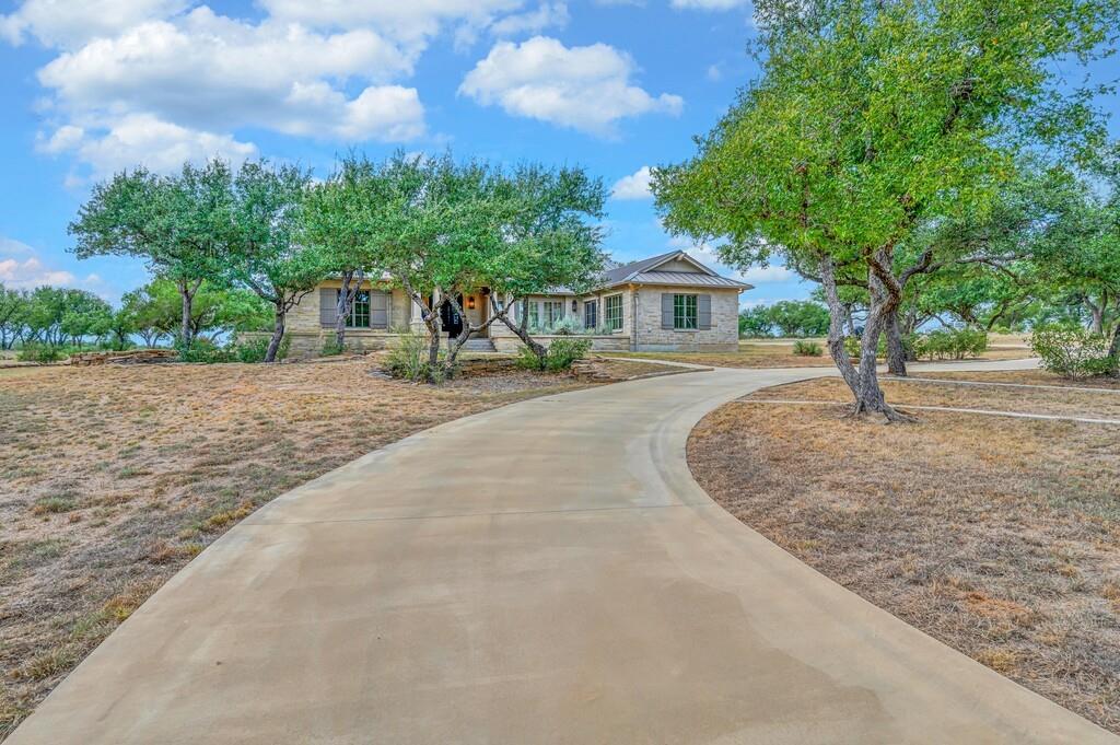 3989 Sunset Cliff Road Property Photo 1