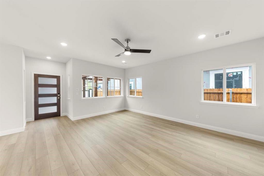 1640 Edgeway Drive Property Photo 3