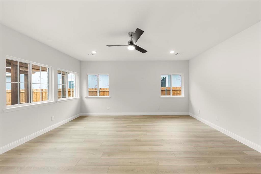 1640 Edgeway Drive Property Photo 4