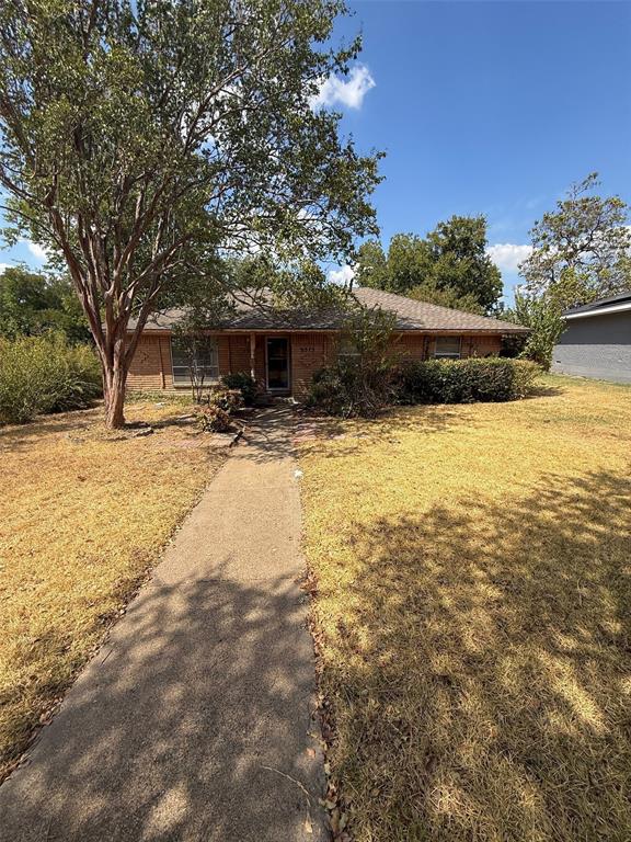 5515 Glen Forest Lane Property Photo 1
