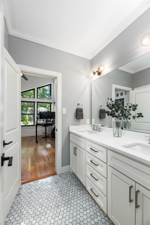 8715 Forest Hills Boulevard Property Photo 19