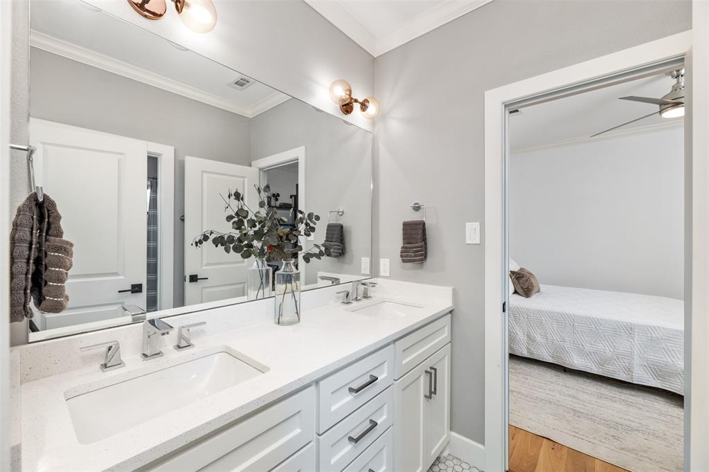 8715 Forest Hills Boulevard Property Photo 23
