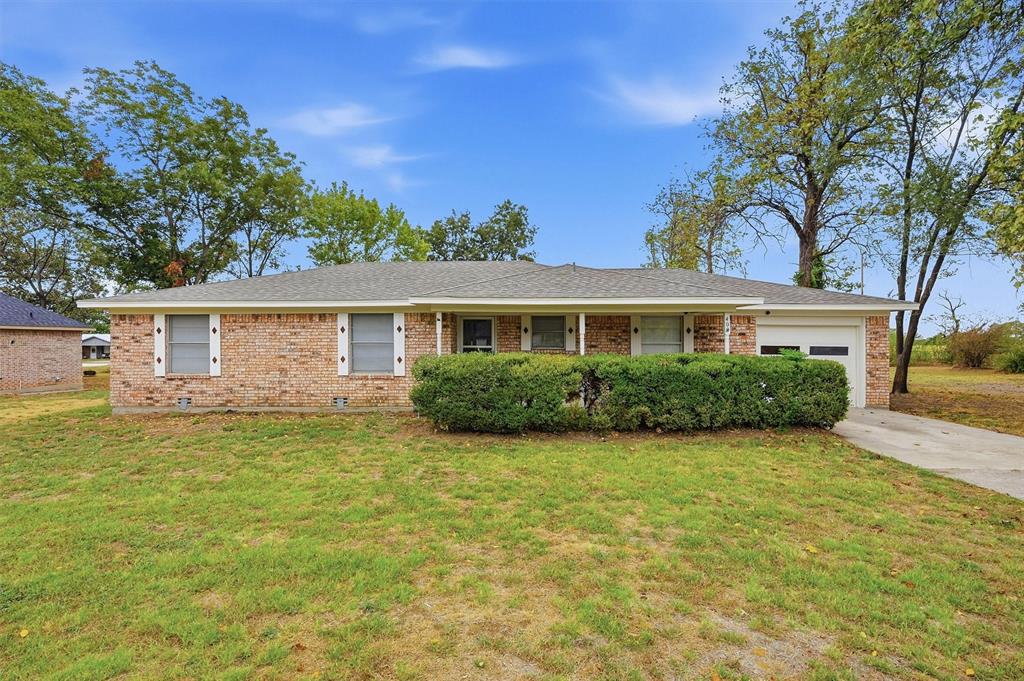 400 E Murdock Street Property Photo 1