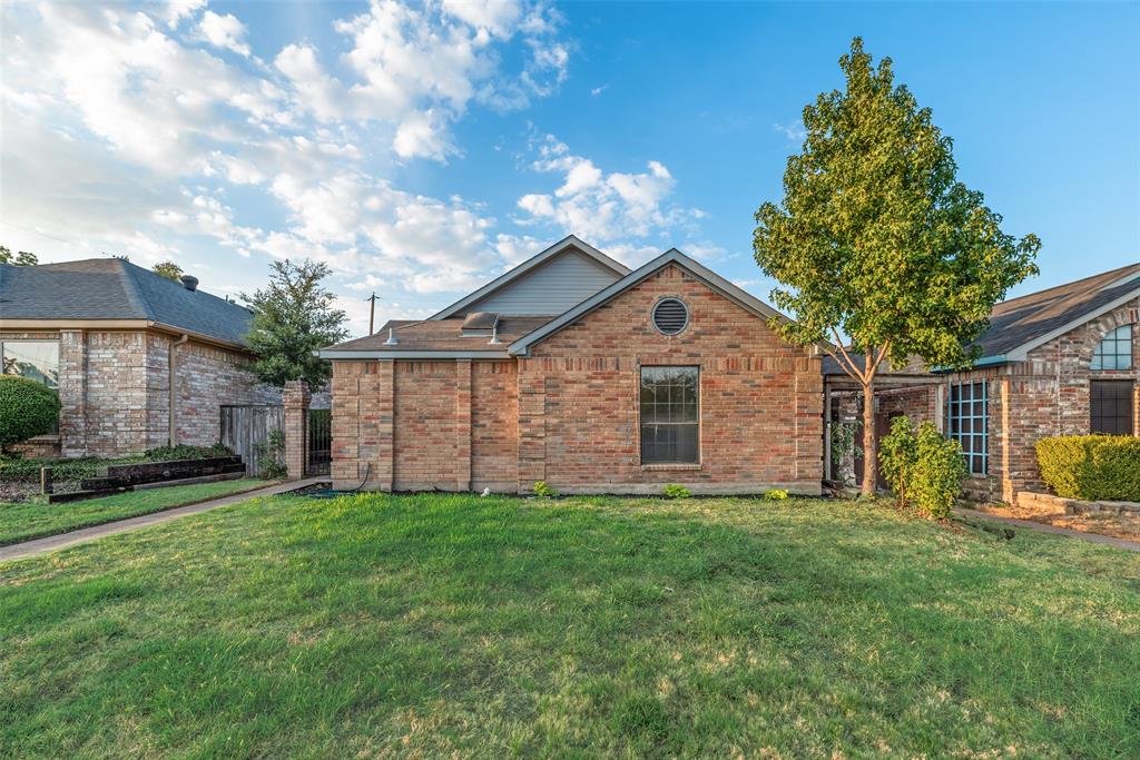 2525 W Oakdale Road Property Photo 1