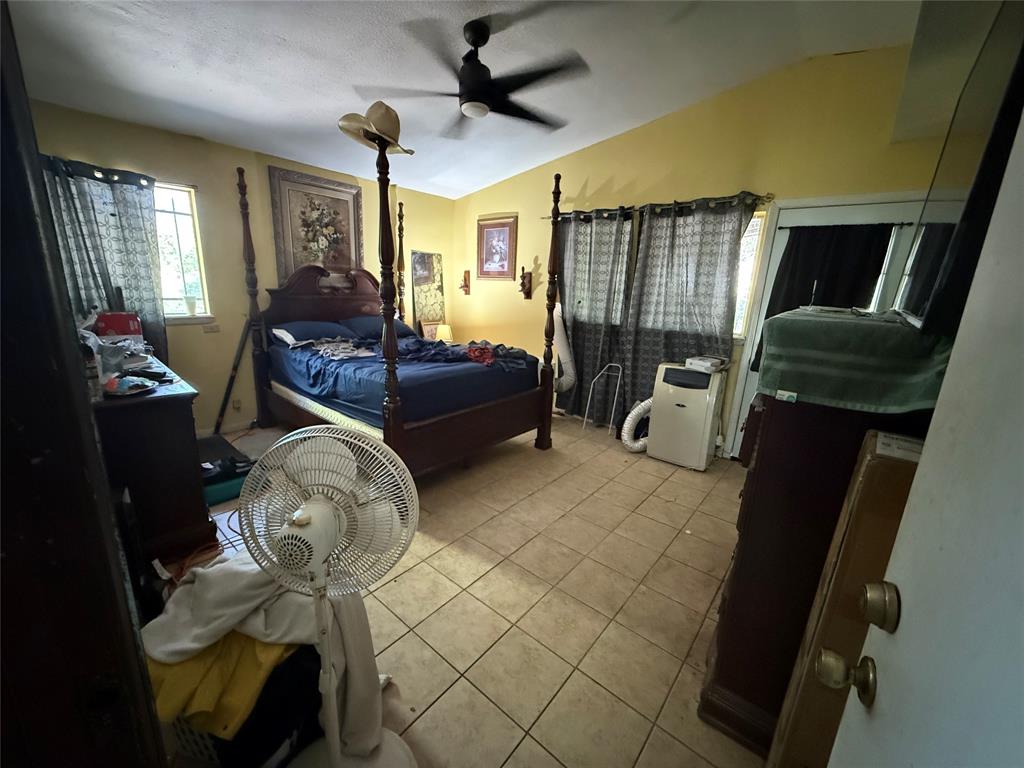 65 County Road 4164 Property Photo 6