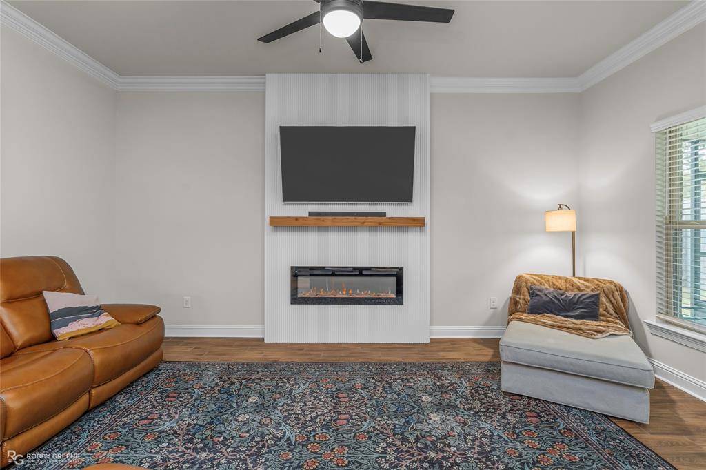 257 Saint Edmunds Way Property Photo 4