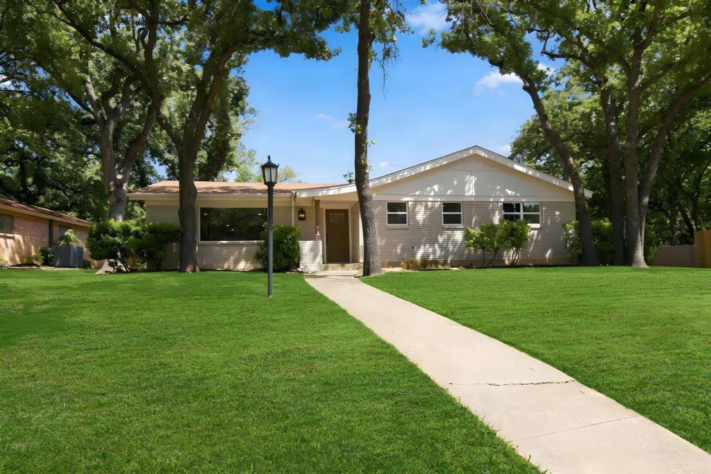 508 Oak Park Drive Property Photo 1