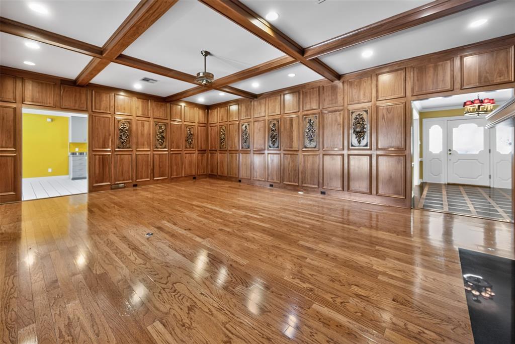 702 Mulberry Drive Property Photo 11