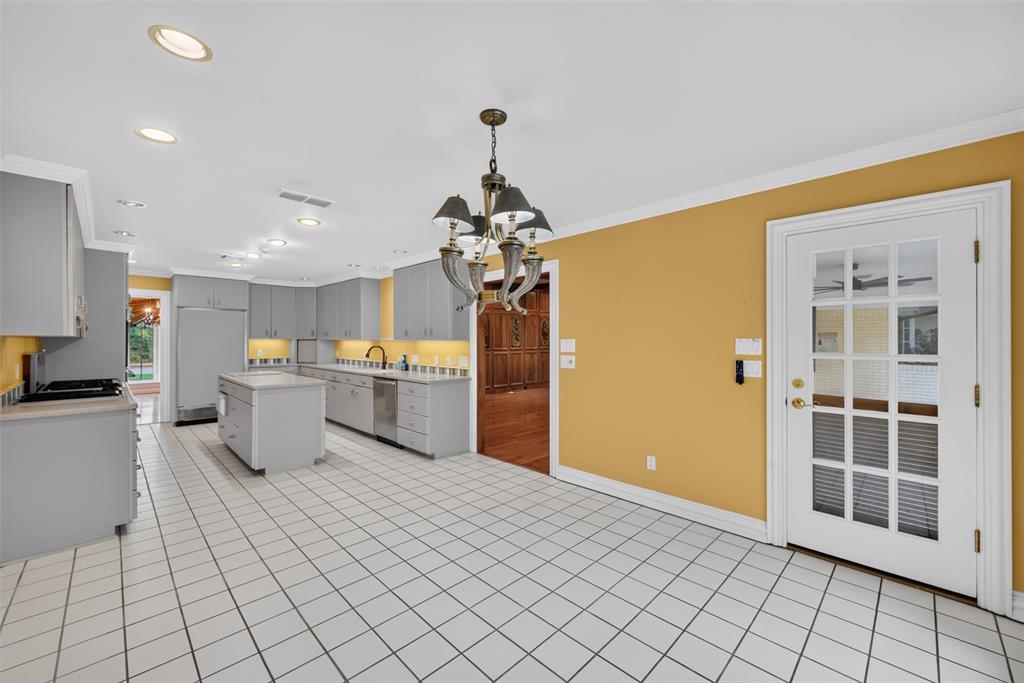 702 Mulberry Drive Property Photo 14