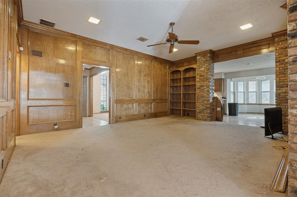 1901 Wedgewood Drive Property Photo 3