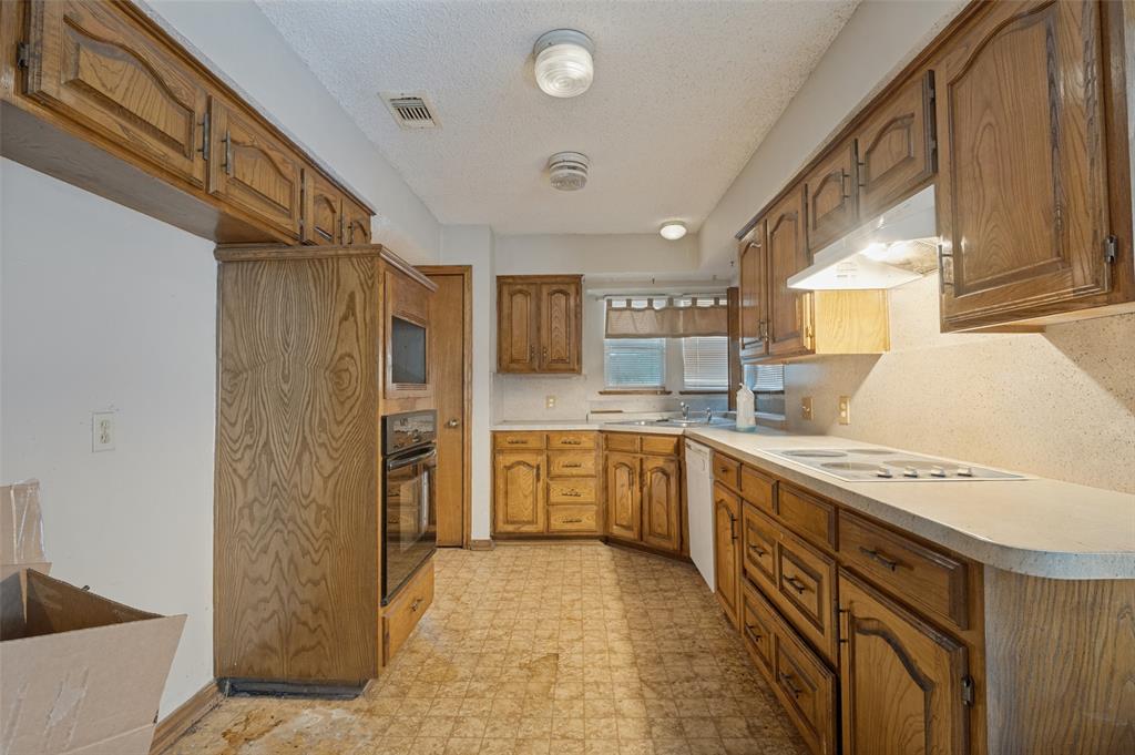1901 Wedgewood Drive Property Photo 11