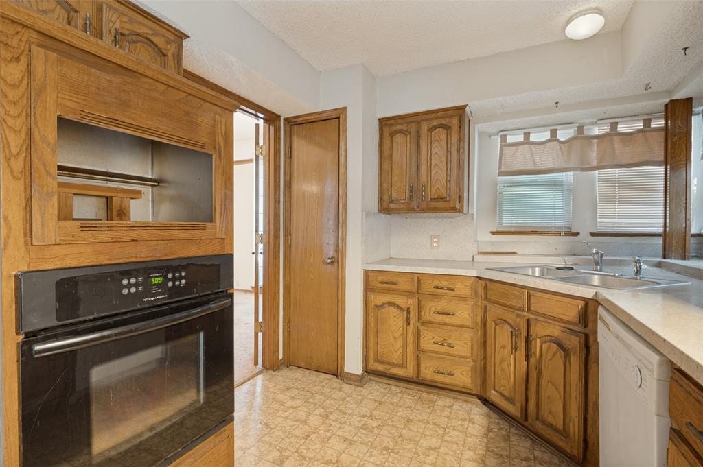 1901 Wedgewood Drive Property Photo 13
