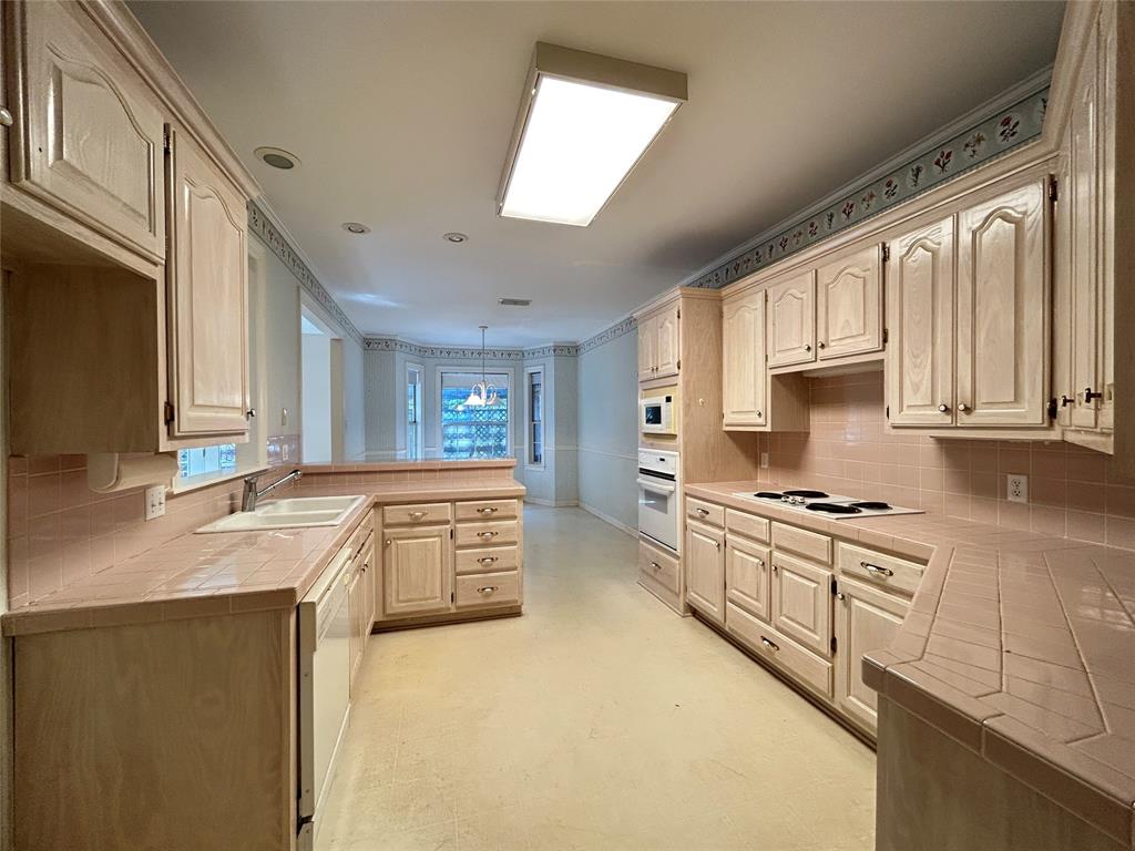 1328 Azalea Drive Property Photo 7
