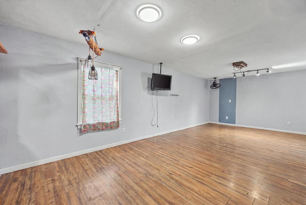 142 Iowa Place Property Photo 10