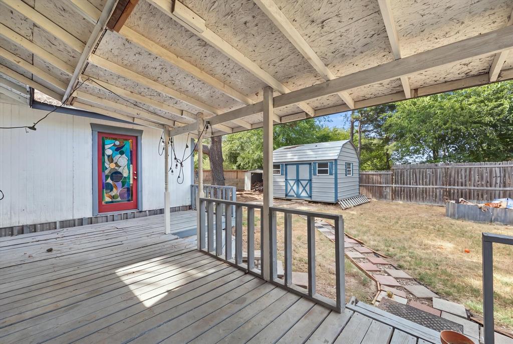 142 Iowa Place Property Photo 14