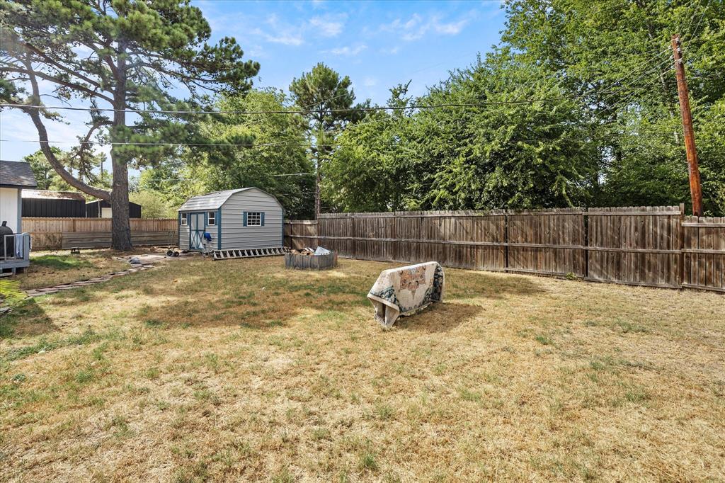 142 Iowa Place Property Photo 16