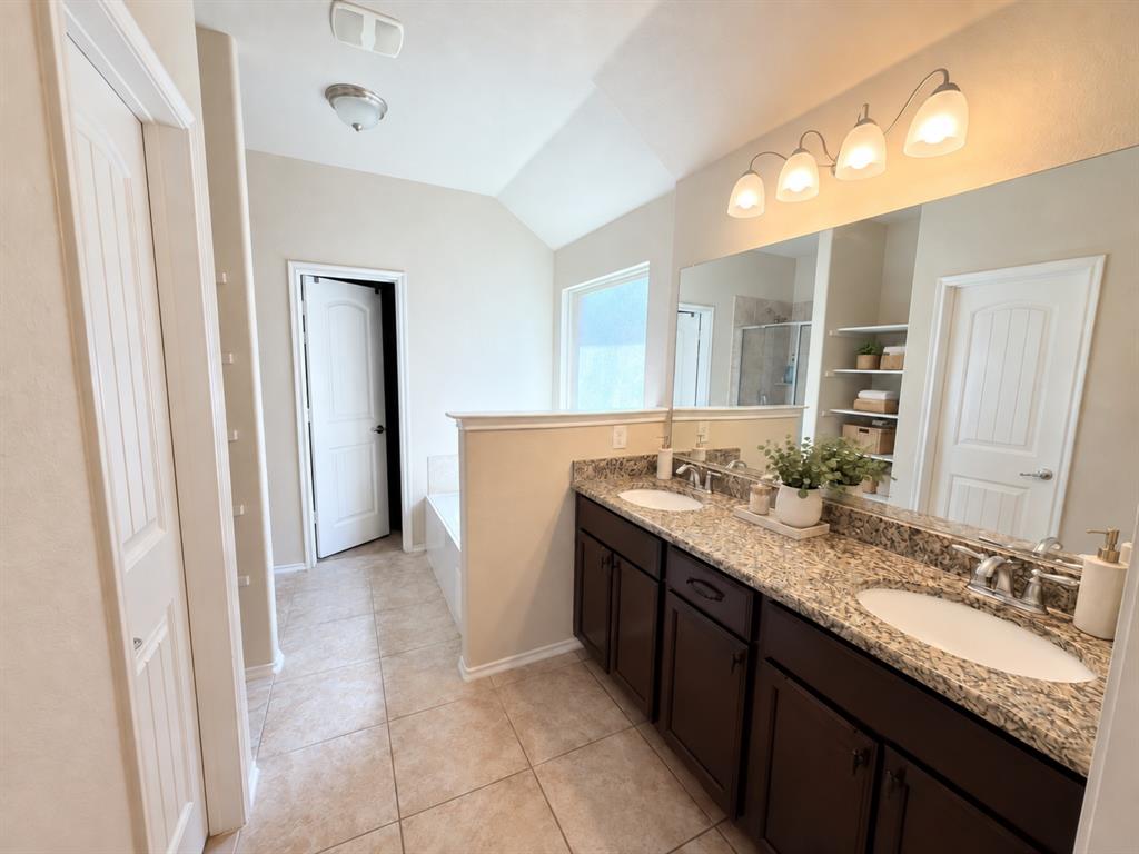 112 Rustic Oak Lane Property Photo 11