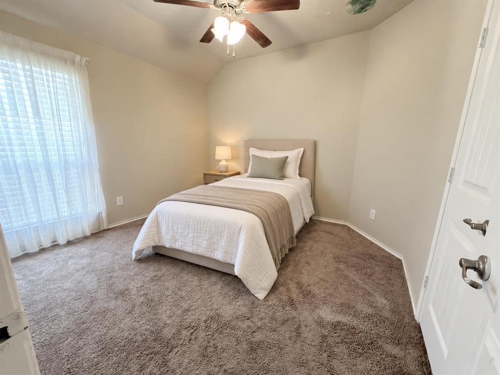 112 Rustic Oak Lane Property Photo 14
